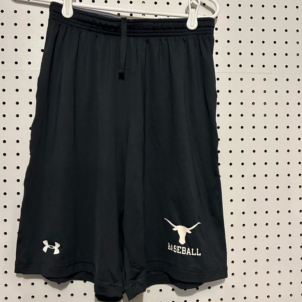Under armour longhorns baseball shorts Texas ? Size small new nwt